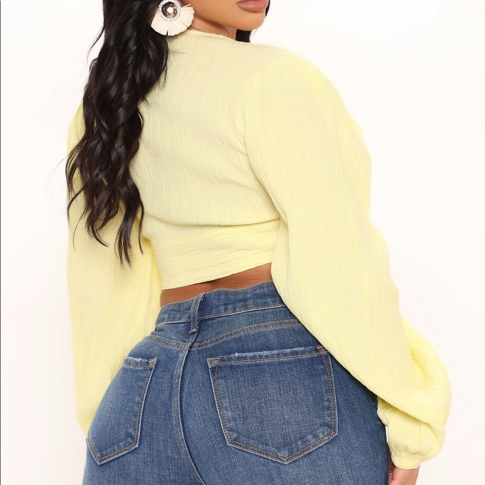 Yellow crop top 💛 - Picture 3 of 4